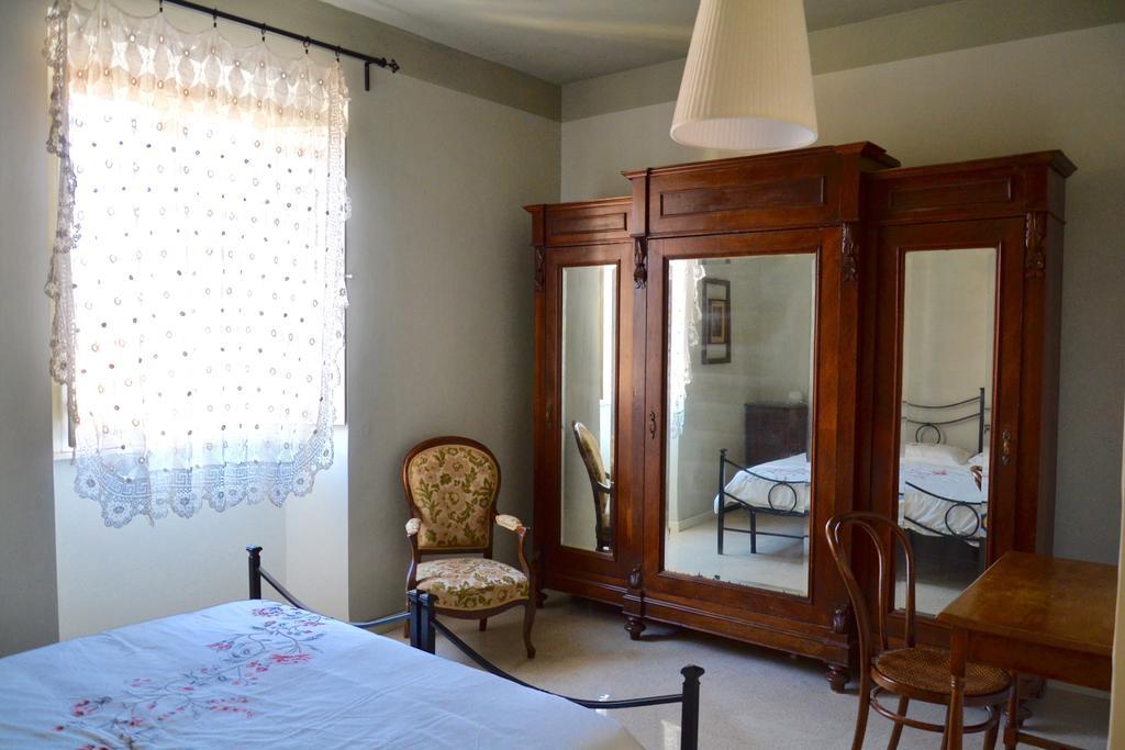 B&B I Due Gelsi Monte Libretti Стая снимка